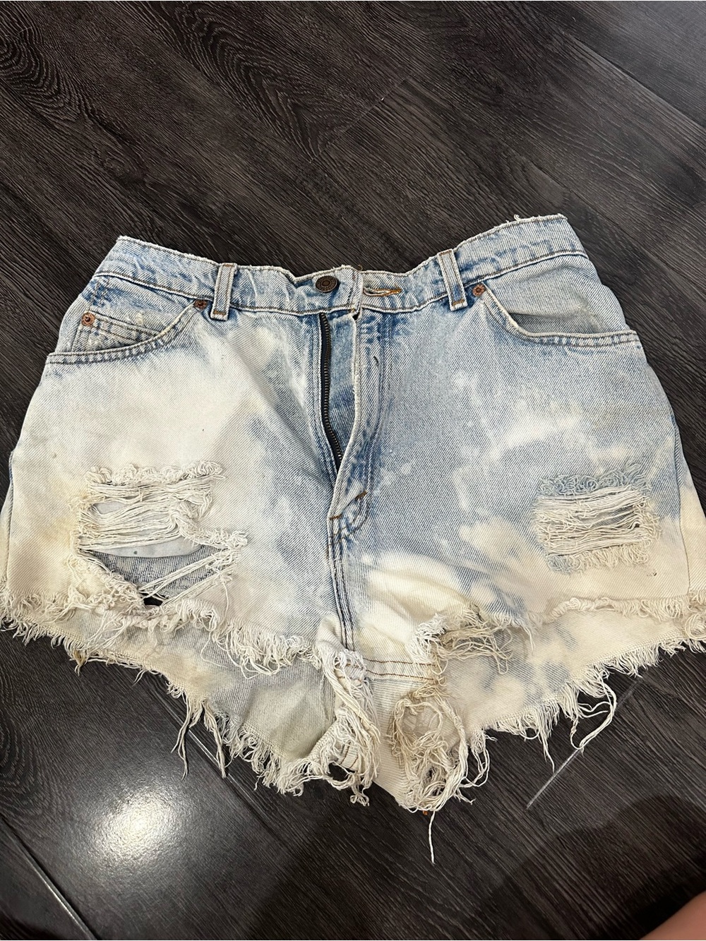 Levis Bleached Distressed Denim Shorts - Light Blue & Cream